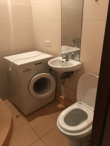 Продаю 2 - х комнатную квартиру, Баракат рынок