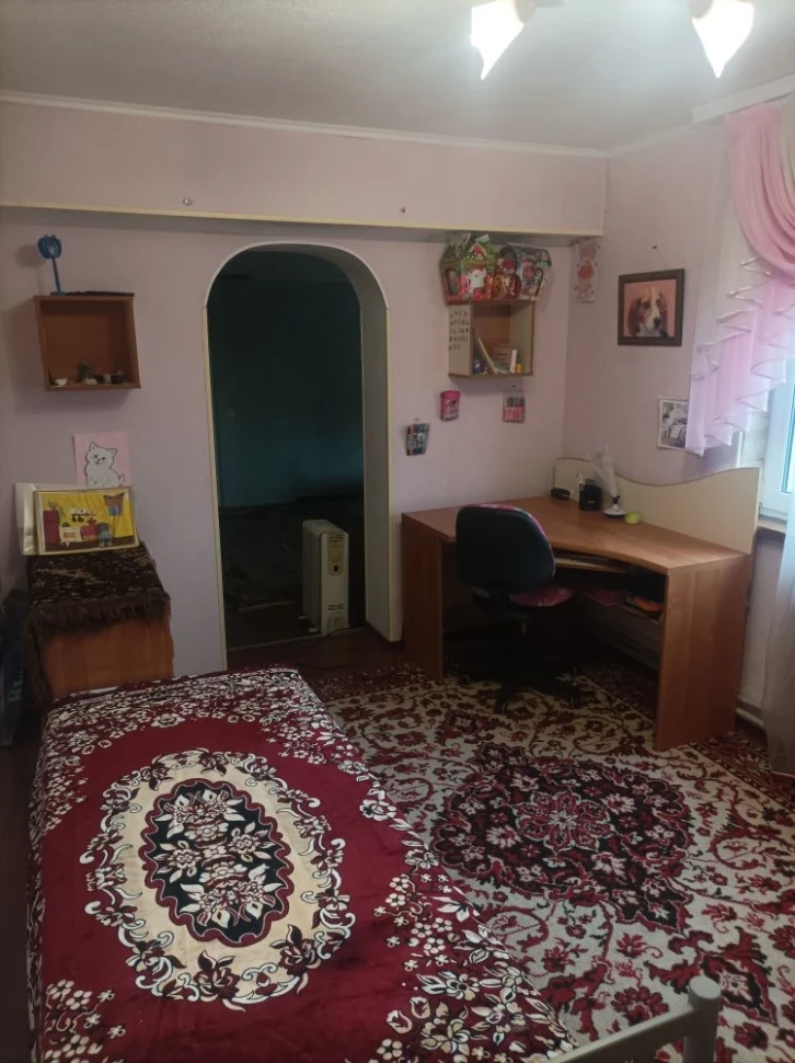 Продается 2-х этажный дом, ул. Горького, ориентир гостиница "Великобритания" , арт. 5175