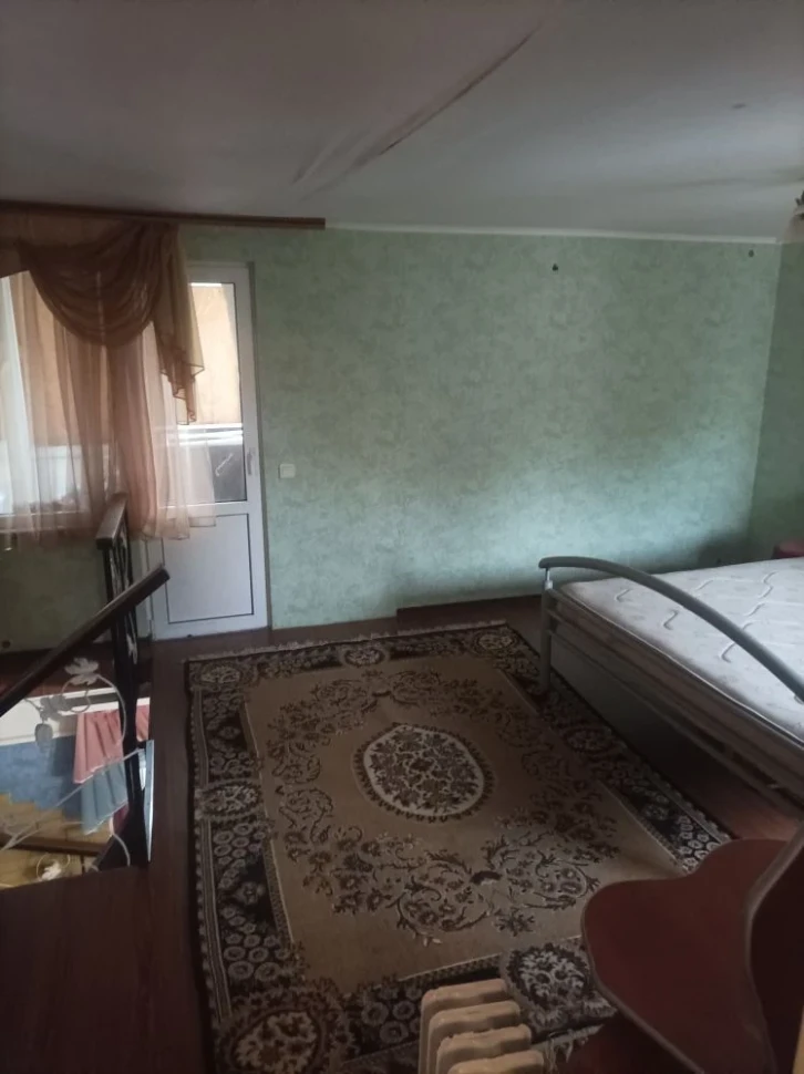 Продается 2-х этажный дом, ул. Горького, ориентир гостиница "Великобритания" , арт. 5175