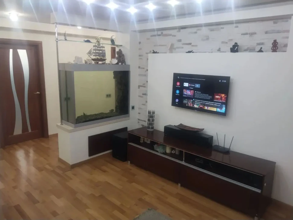 Продается 4 - х комнатная квартира, ул. Университетская дом 118 Б, арт. 5332