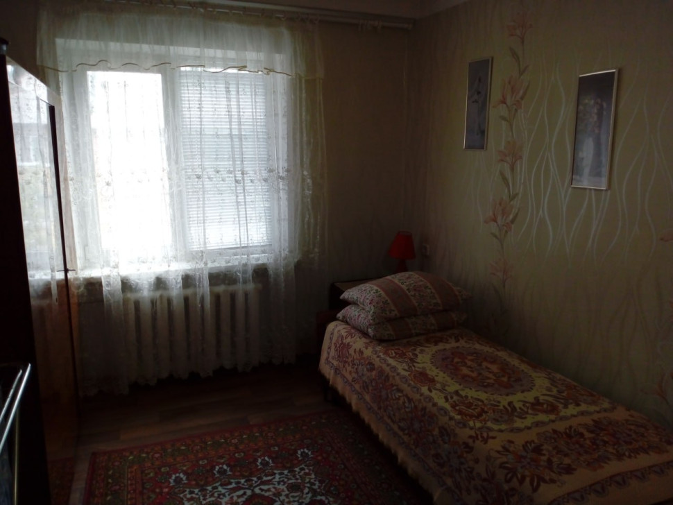Сдается 3-х комнатная квартира, ориентир Заперевальная, школа 136, арт. 428