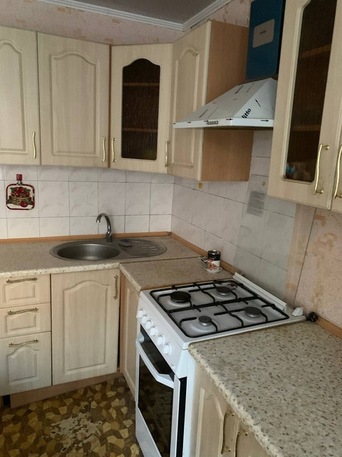 Продается 4 - х комнатная квартира, Комсомольский проспект арт 3135