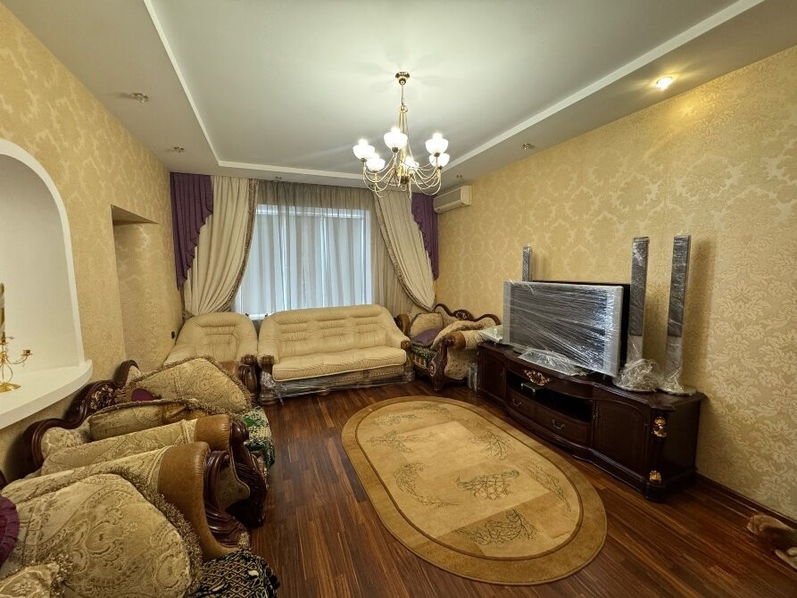 Продается 5 - ти комнатная квартира, пр-т Мира, ориентир — Экономико-Правовой факультет ДонГУ и магазин «МОЛОКО», арт. 5878
