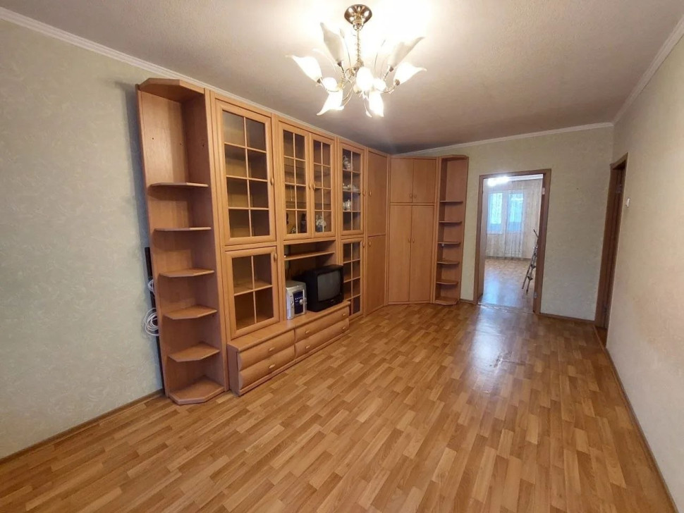 Продаю 3- х комнатную квартиру, ул. Политбойцов, ориентир Киевский РИК, арт. 5347