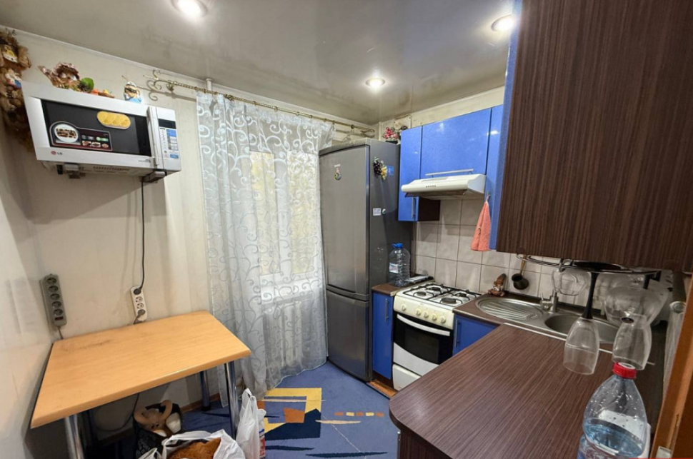 Продается 1 комнатная квартира, ул. Бакинских Комиссаров 12, ориентир ДК им. Куйбышева, арт. 5270