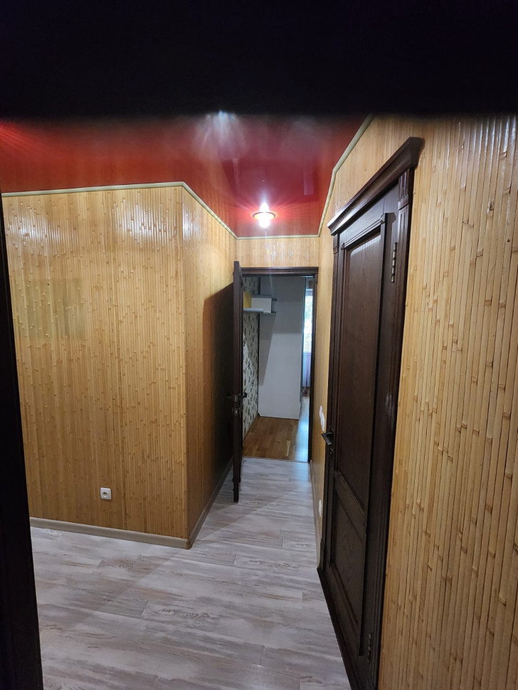 Продается 4 - х комнатная квартира, пр. Дзержинского 2