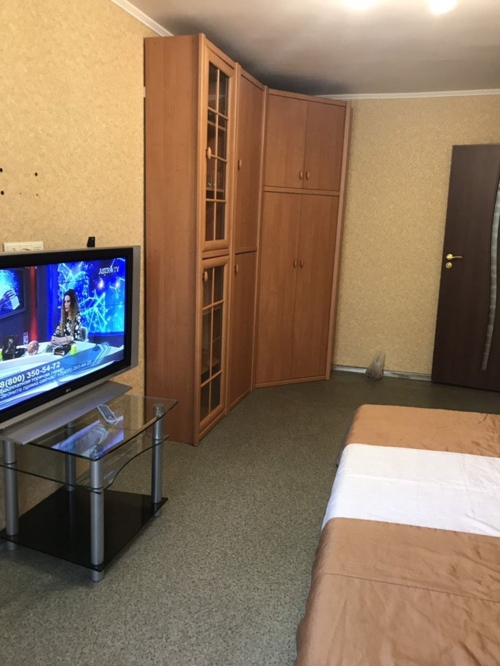 Сдается 1 комнатная  квартира, пл. Конституции, арт. 502