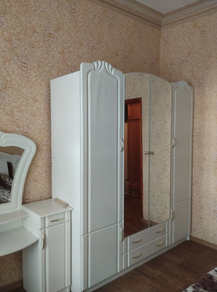 Продаю 2 - х комнатную квартиру, Зеленый .арт 845