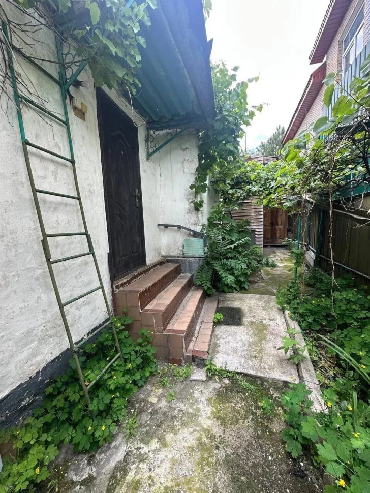 Продается 4 - х комнатный дом, ул. Бутлерова, ориентир Мед. институт.арт. 5901