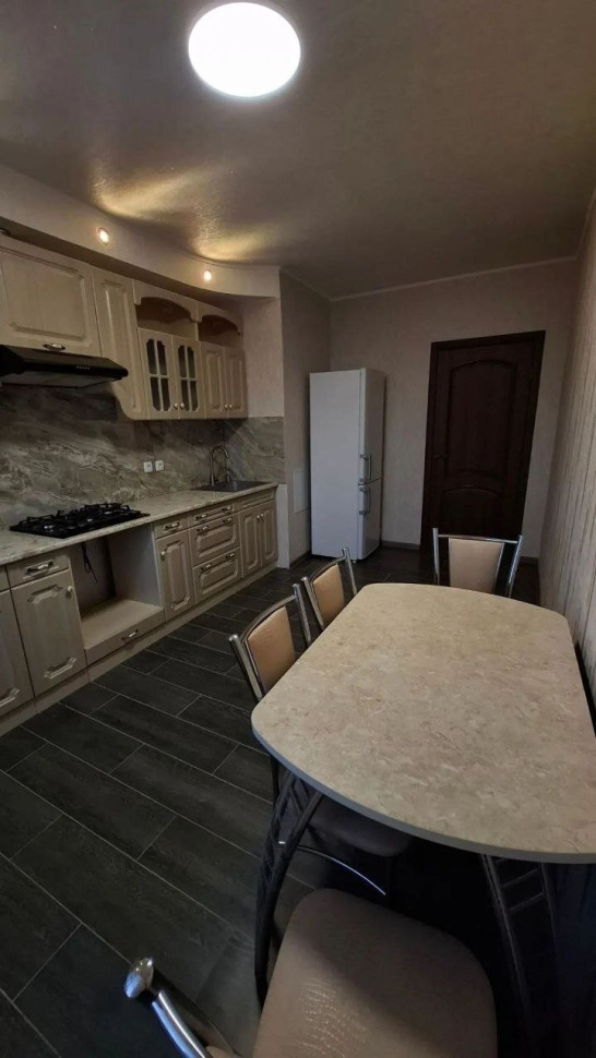 Сдается 3 - х комнатная квартира, ул. Шахтерской Славы, ориентир Первая площадка. арт. 645