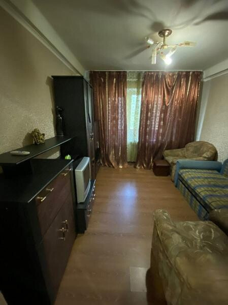 Продам 2 - х комнатную квартиру, ул. Чапаева арт 2001