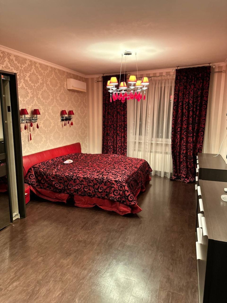Продается 4-х комнатная квартира, пр.-т Ильича, дом 21, ЖК "Альтком", арт. 6151