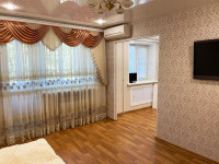 Продаю 2 - х комнатную квартиру, Шестой микрорайон. арт 803