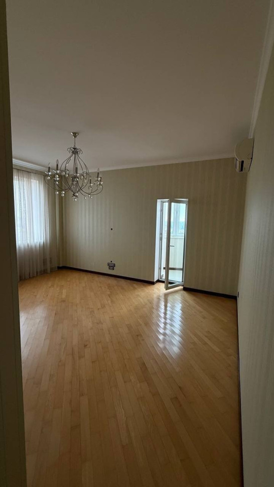 Продается 4-х комнатная квартира, пр.-т Ильича, дом 21, ЖК "Альтком", арт. 6154