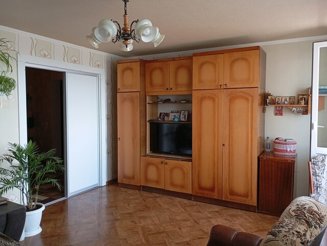 Продается 3 - х комнатная квартира, мкрн Мирный арт 935