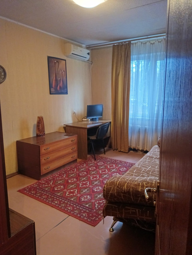 Продается 3-х комнатная квартира, ул. Коммунистическая, ориентир маг. "Лакомка", арт. 5016
