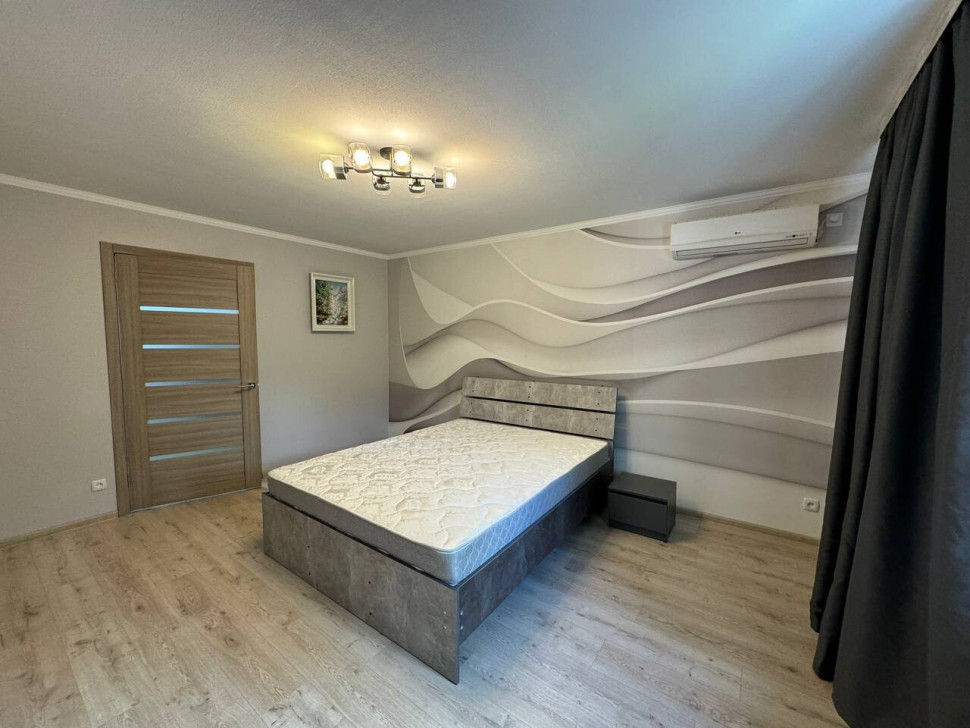 Продается 2 - х комнатная квартира, Артёма арт 2640