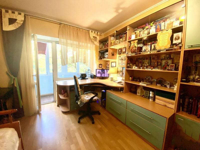 Продается 2 - х комнатная квартира,  пр. Конституции, ориентир Набережная, арт. 5225